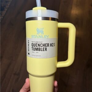 Stanley FlowState Quencher H2.0 Tumbler in Bright Yellow